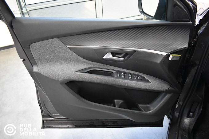 PEUGEOT 5008 BlueHDi 130 EAT8 S&S Business